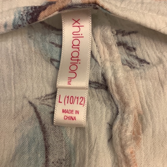 Multicolored Feather Print Short Sleeved Cardigan - Picture 4 of 4